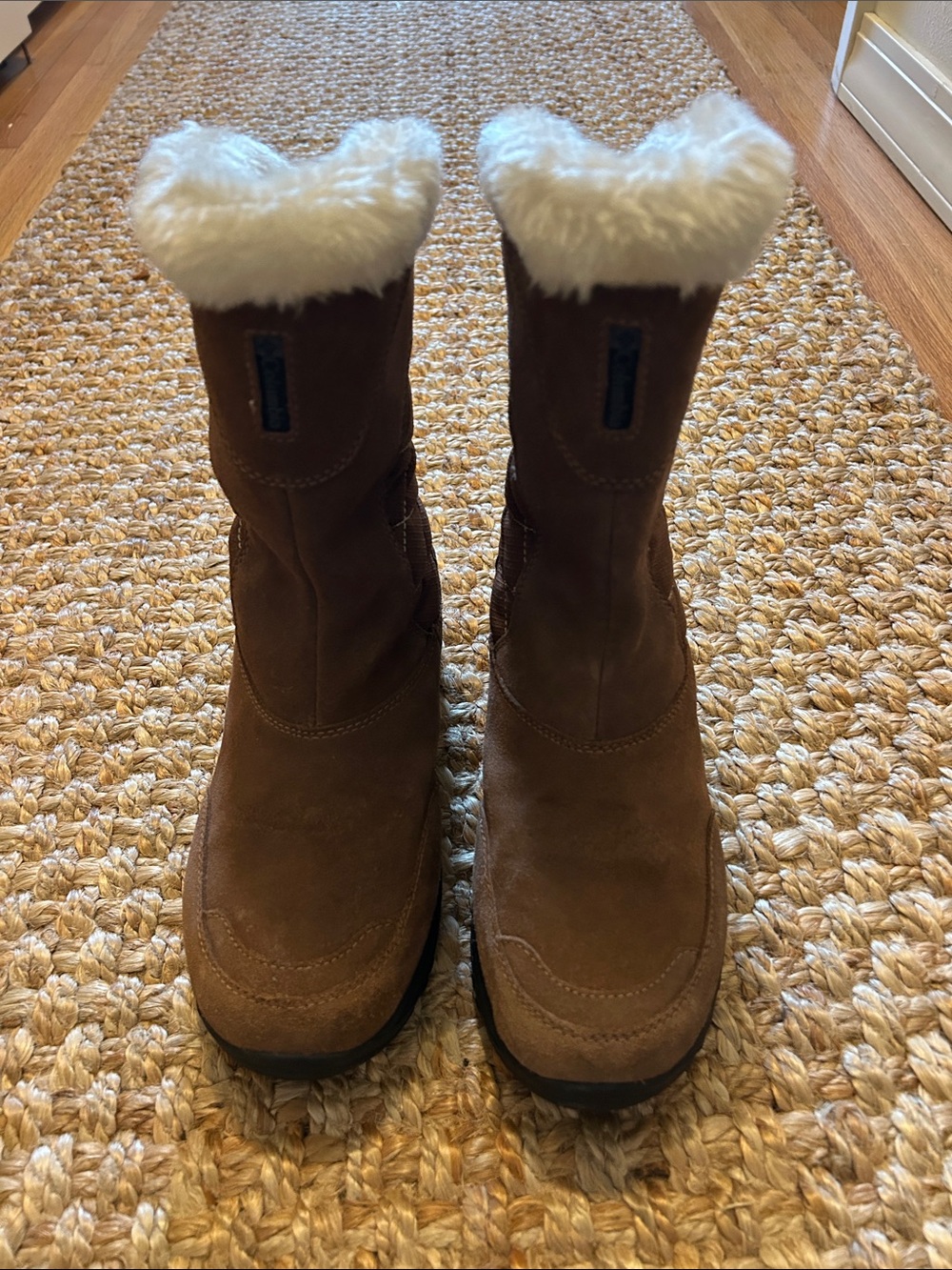 Columbia - Womens Brown Suede Winter Boots with Faux Fur Collar
